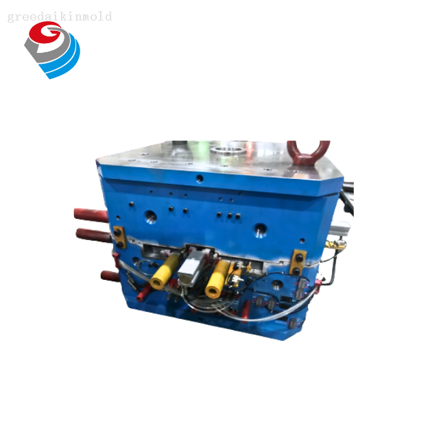 Vstřikovací forma pro zvonové hrdlo 