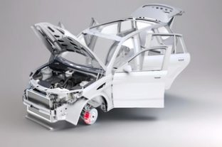 Řízení procesu hot běžeckých forem pro automobilové části interiéru